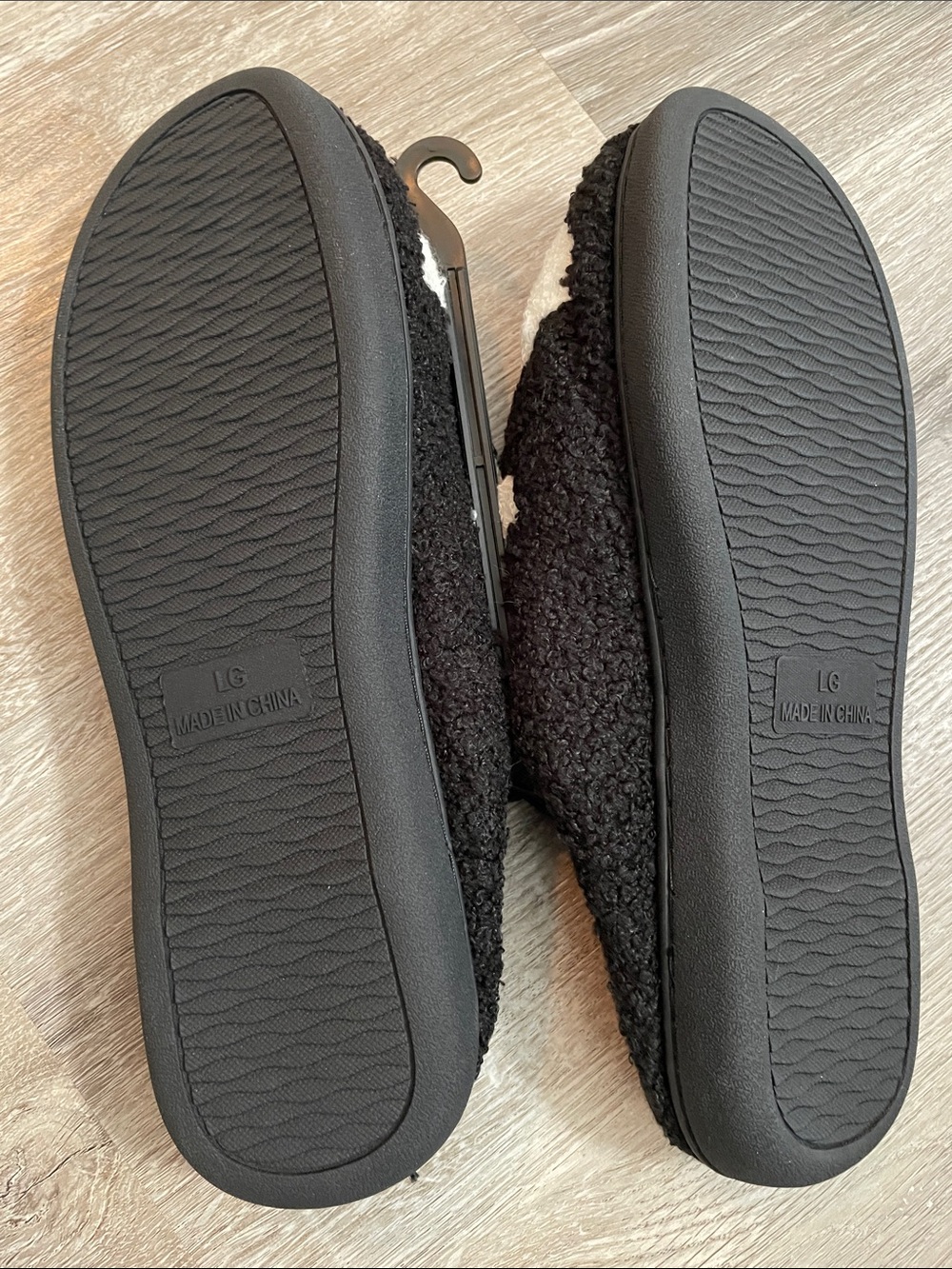 NWT Ghost slippers size large - Picture 3 of 3